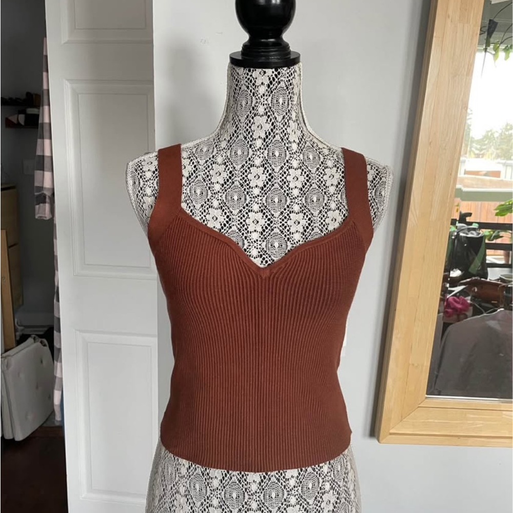NWT Large Abercrombie Rib Knit Tank Top Cami. Brown. Very Stretchy.